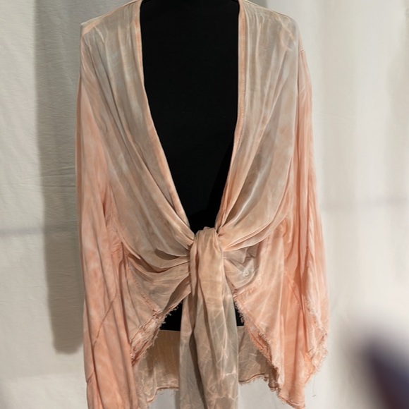 Cover-up - Picture 5 of 8